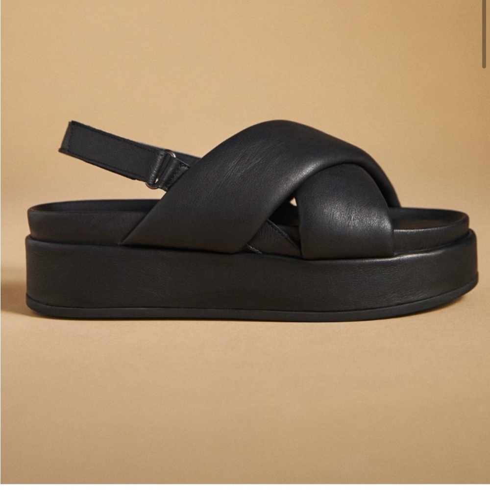 Silent D Pier Black Leather Platform Sandal Size 7